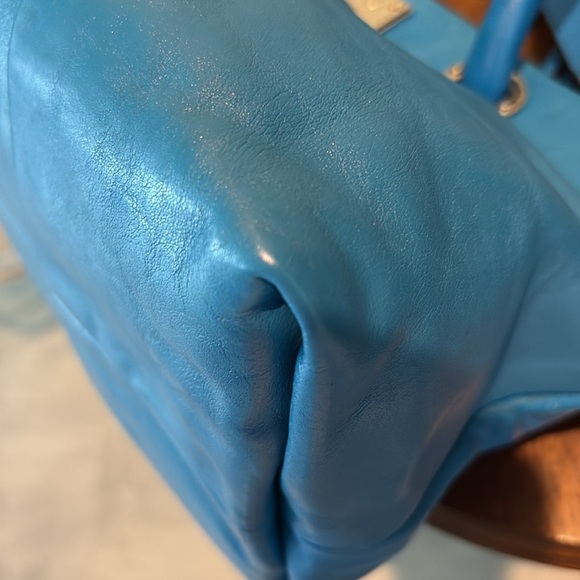 Marc Jacobs  Marc by Marc Satchel Crossbody bag  smooth leather  bright blue EUC - Picture 13 of 17